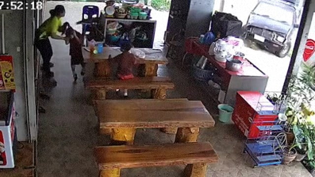 【閲覧注意】幼児(4歳)が飲酒運転の車に殺される。  |  閲覧注意グロ動画・衝撃映像のソルカブ