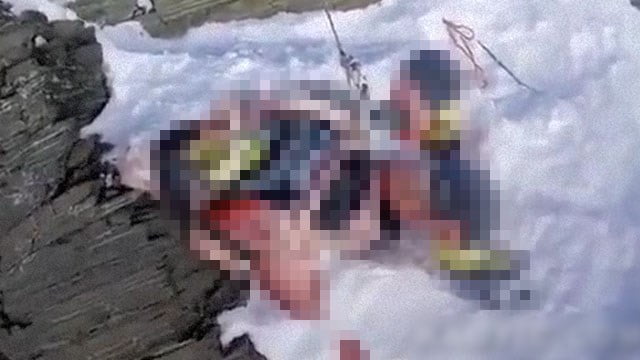 【閲覧注意】冬季登山で遭難者（遺体）を発見した時の映像。 | 閲覧注意グロ動画・衝撃映像のソルカブ