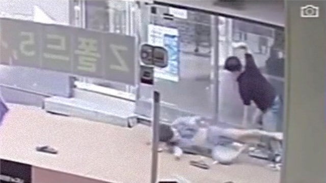 【閲覧注意】韓国 ソウル地下鉄駅近くで無差別殺傷事件 4人死傷 | 閲覧注意グロ動画・衝撃映像のソルカブ