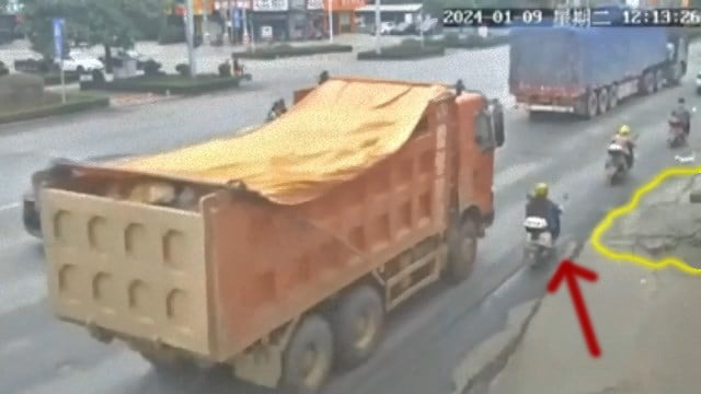 実はあるある「道路形状に殺された」と言っても過言ではない轢過事故映像（閲覧注意）  |  閲覧注意グロ動画・衝撃映像のソルカブ
