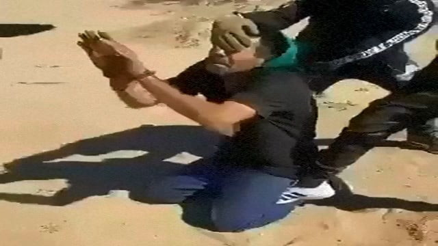 【閲覧注意】赦しを乞う男の頭を鉈で叩き斬るメキシコギャング（動画） | 閲覧注意グロ動画・衝撃映像のソルカブ