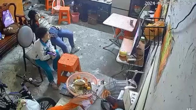【動画】卒倒した母よりテレビ番組を優先する子どもなんて嫌だな。 | 閲覧注意グロ動画・衝撃映像のソルカブ