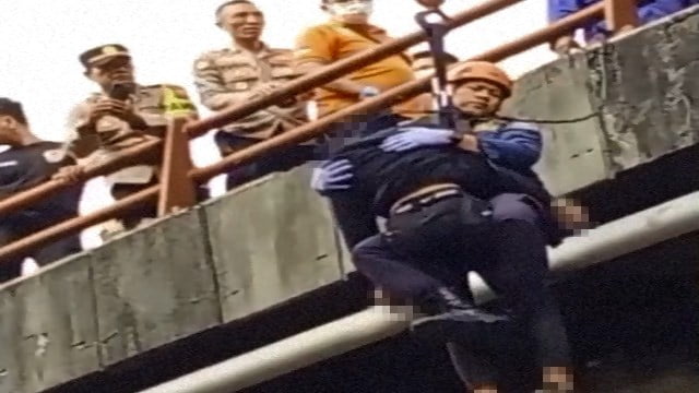 【閲覧注意】国語教師が ”いじめ” に耐え兼ね首吊り自殺（動画）  |  閲覧注意グロ動画・衝撃映像のソルカブ