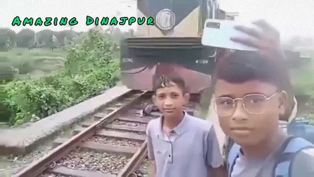 【衝撃映像】バカ盛りの男子中学生が鉄道で撮影中に電車に撥ねられ即死。 | 閲覧注意グロ動画・衝撃映像のソルカブ