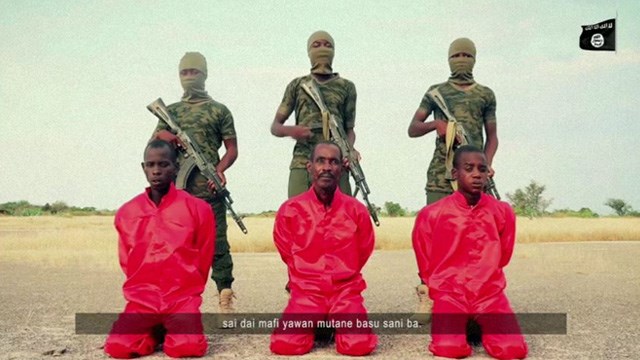 【閲覧注意】背教者には死を。ISに洗脳された子ども兵士がナイジェリア民兵など処刑（最新） | 閲覧注意グロ動画・衝撃映像のソルカブ