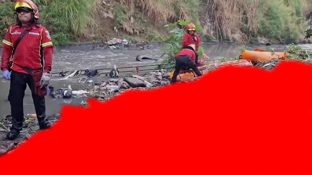【閲覧注意】グアテマラでバスが峡谷に転落、少なくとも55人が死亡（動画） | 閲覧注意グロ動画・衝撃映像のソルカブ