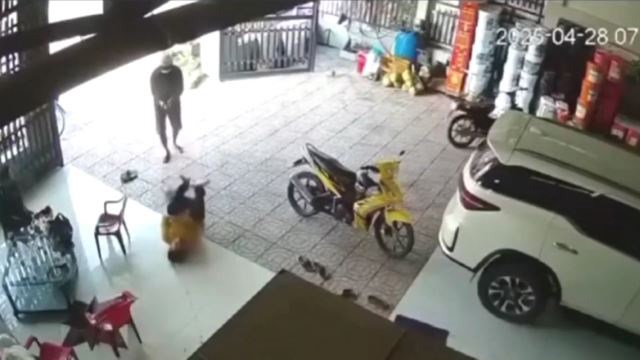 【閲覧注意】事故で中二の娘を死亡させた運転手に復讐を。父親が自家製銃で恨みを晴らす。 | 閲覧注意グロ動画・衝撃映像のソルカブ